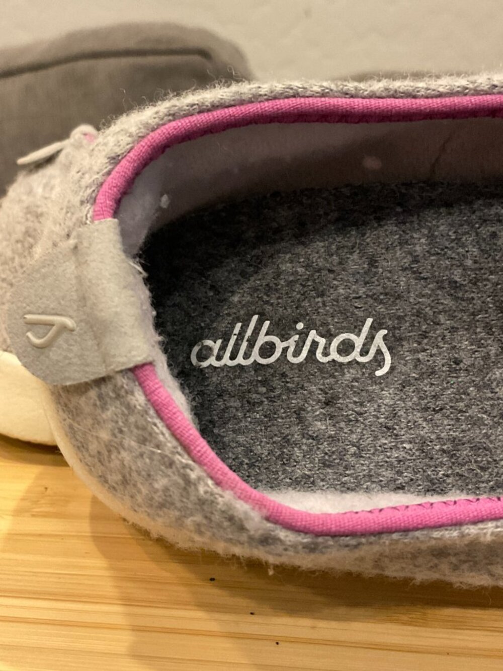Allbirds Wool Lounger Slip On Shoes Grey Pink Girls Size 2 - Picture 3 of 3